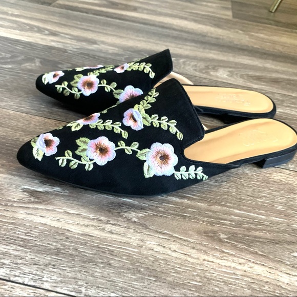 Franco Sarto Mule Embroidered Flat Ship On Shoes - Picture 8 of 9